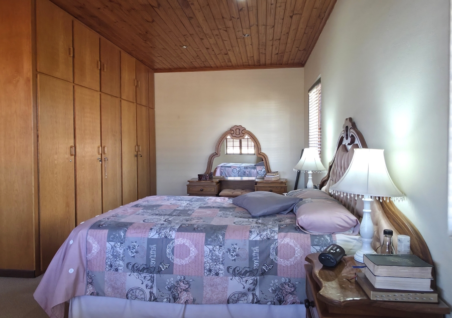 4 Bedroom Property for Sale in Noorsekloof Eastern Cape